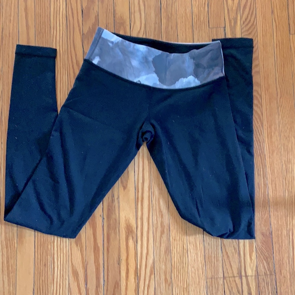 Lululemon leggings tight all the way down sz 6 euc